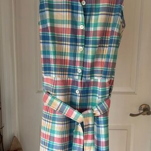 Women’s Lands’End classic plaid Dress. 100% High Quality Cotton. Size 8. Fitted